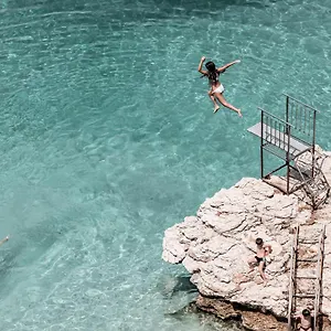 Nimfa 3*, Wlora Albania