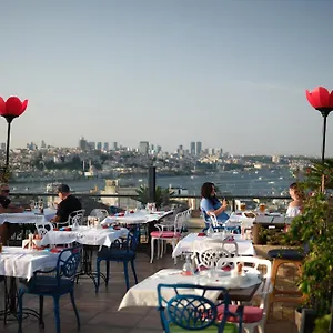 Raymond Blue Provincia di Istanbul