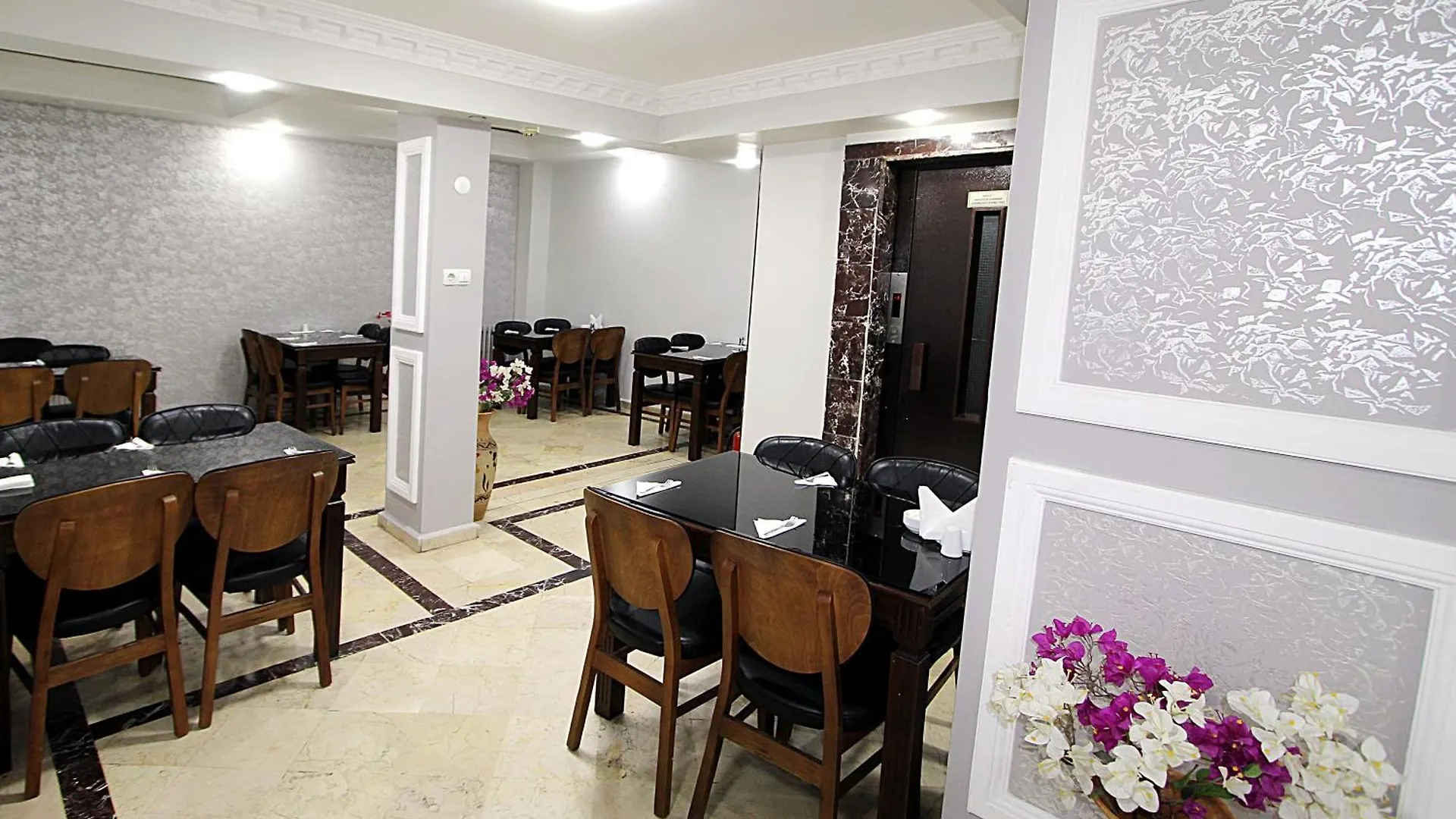 Lyon Hotel 이스탄불 터키