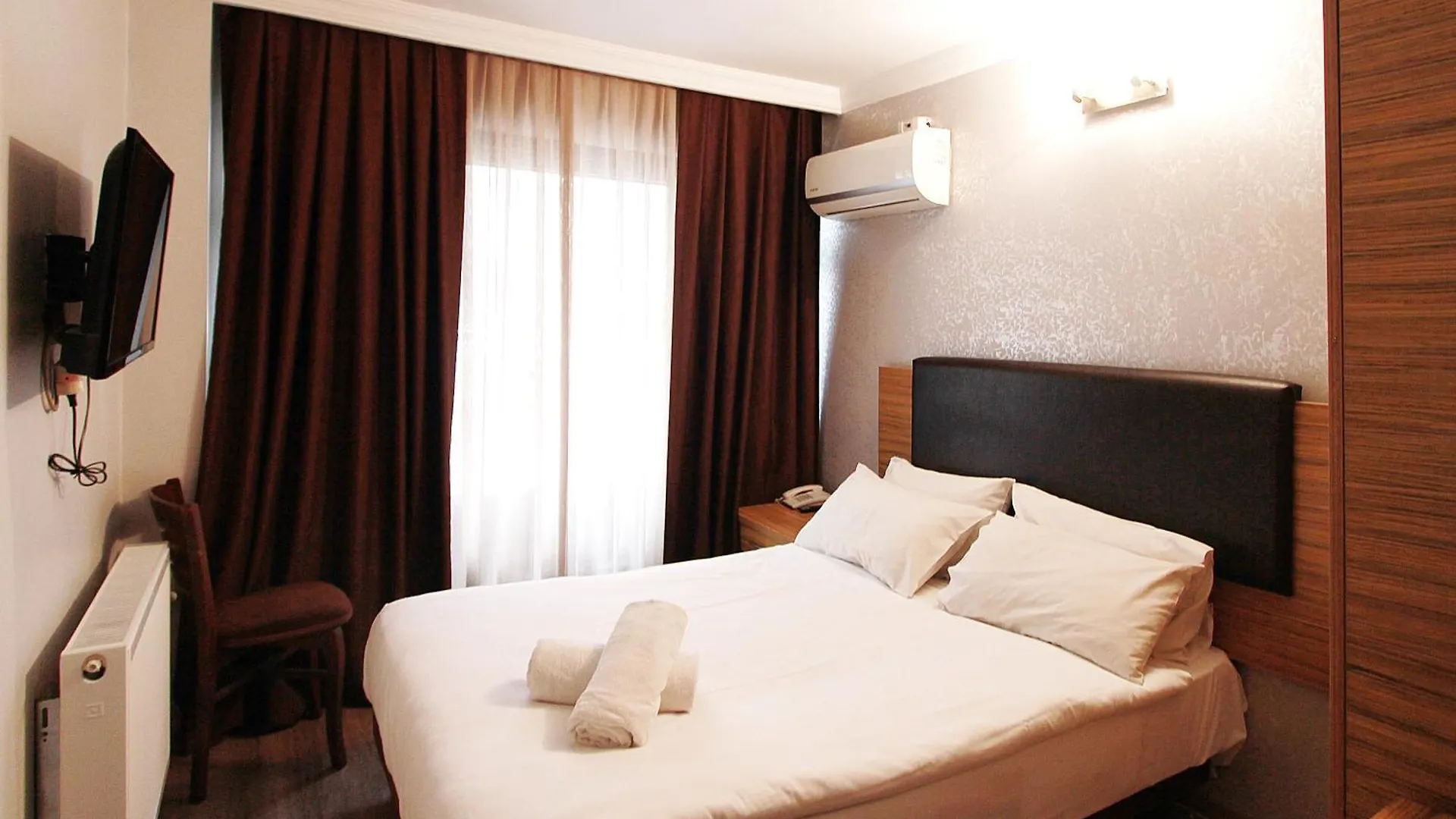 Lyon Hotel 이스탄불