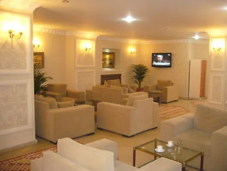 Lyon Hotel 이스탄불